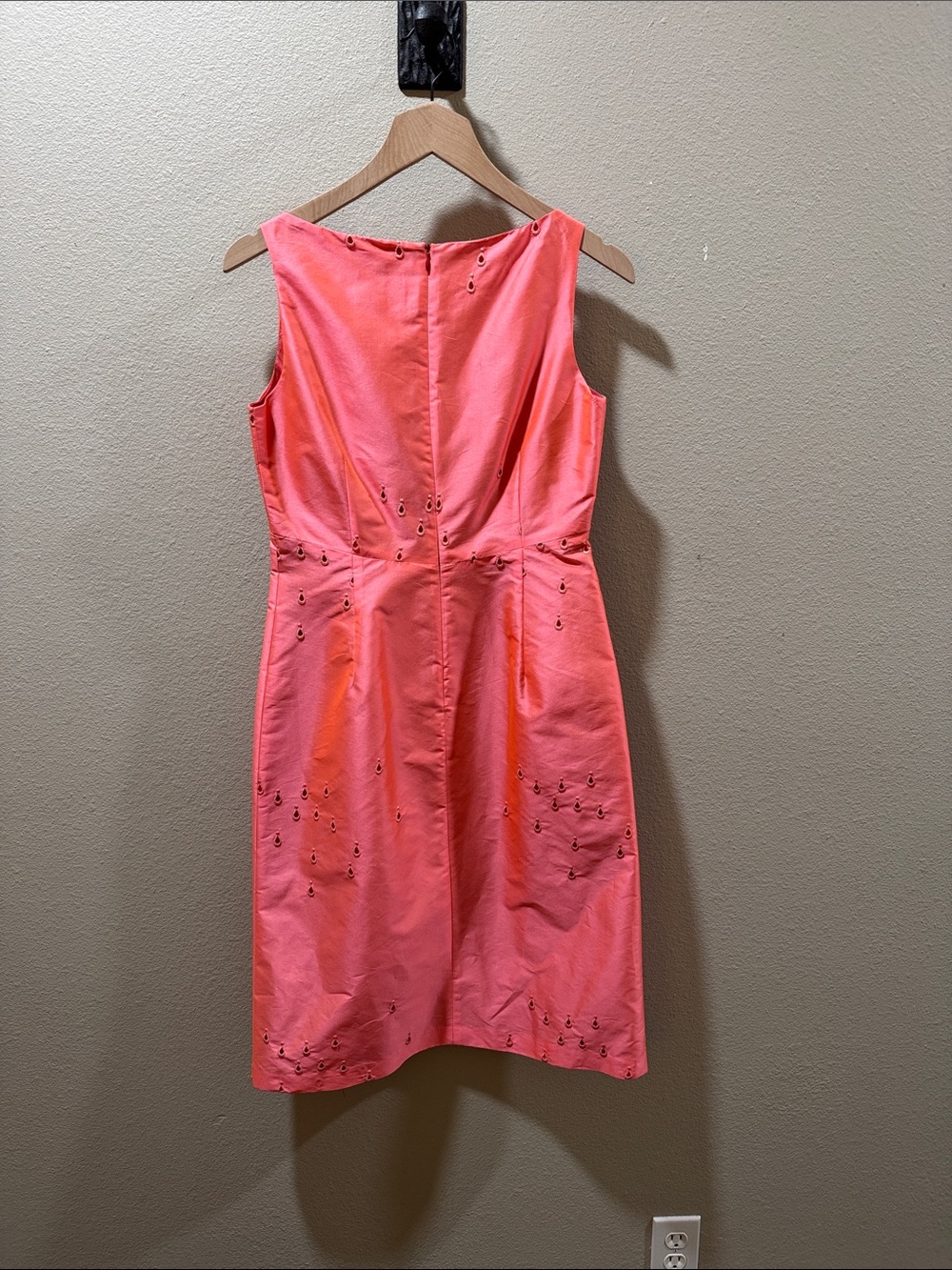 Tocca Peach Embellished Garjered V-Neck Cocktail Dress - Picture 2 of 3